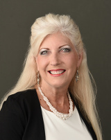 Real Estate Expert Photo for Loretta Taplett, National Award Winner